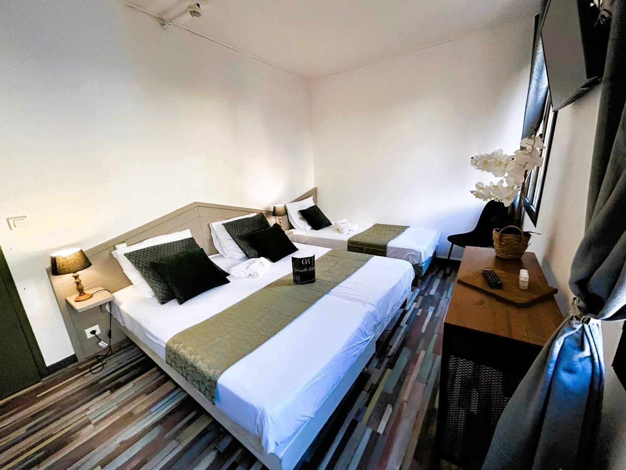 Gabrielle Hotel Aiguines Oda fotoğraf