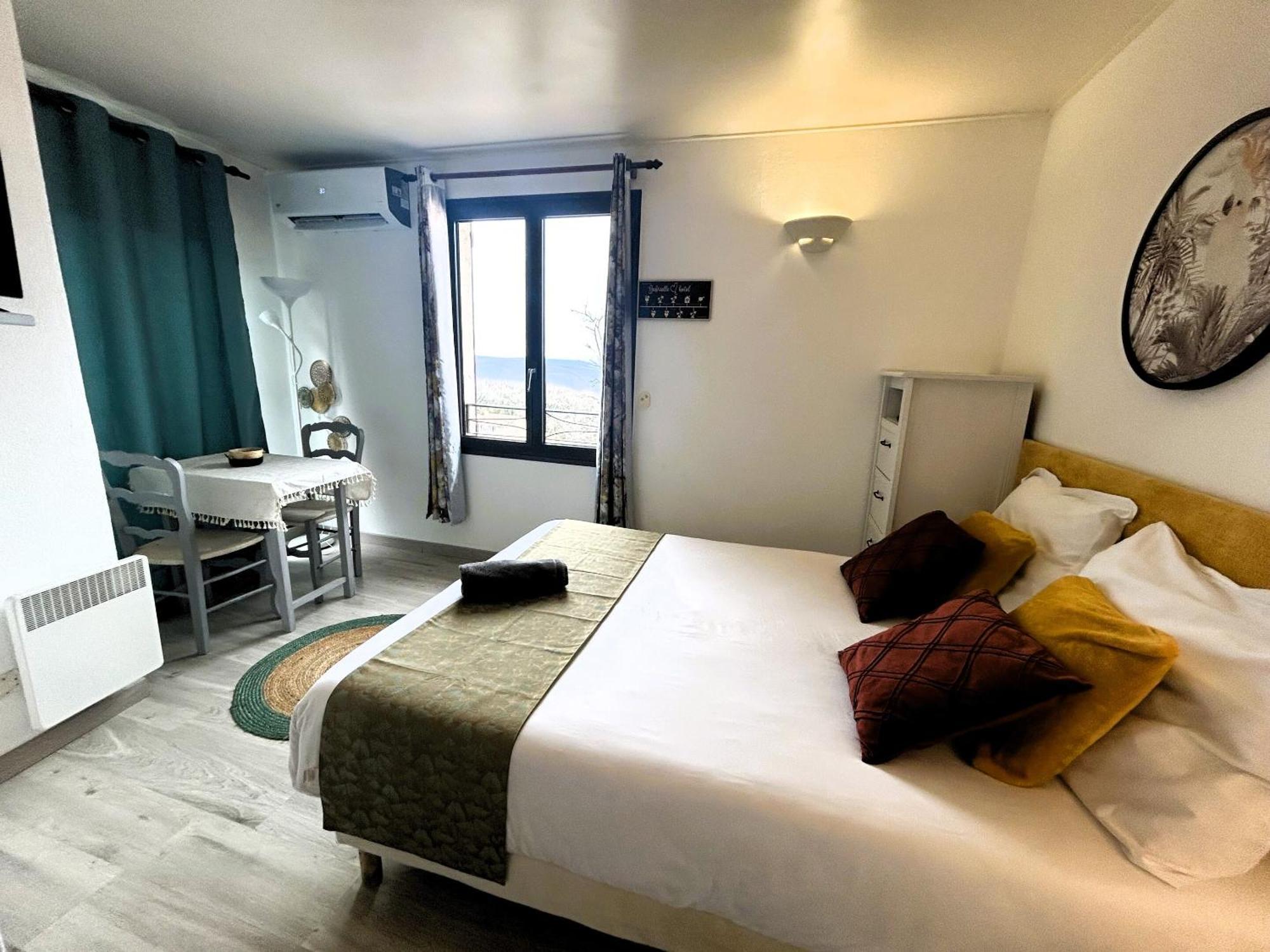 Gabrielle Hotel Aiguines Oda fotoğraf
